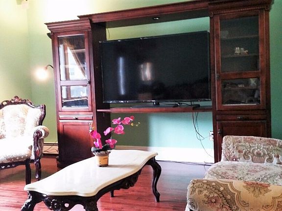 3rd image of 192 Meadow Ln