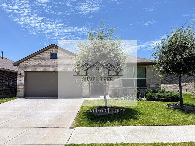 10921 Rockchapel Dr — Photo 2