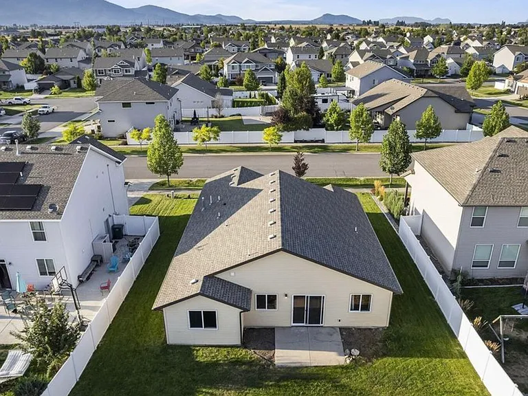 4662 W Tramore Dr — Photo 4