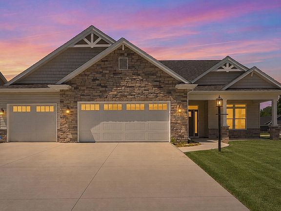 2nd image of 2977 Casaluna Ct