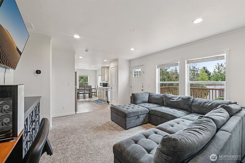 3rd image of 4604 Yorkshire Drive