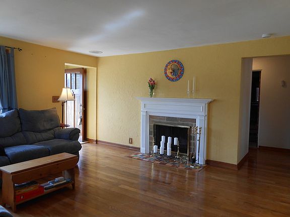 2nd image of 558 Claremont Ave
