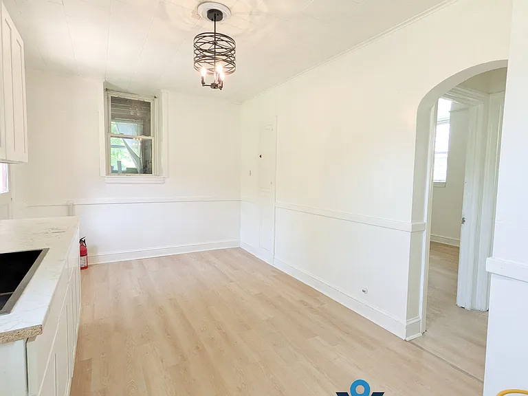 417 N Walnut St — Photo 21