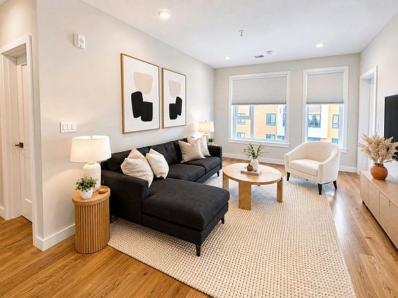 2nd image of 267 Old Colony Ave #402