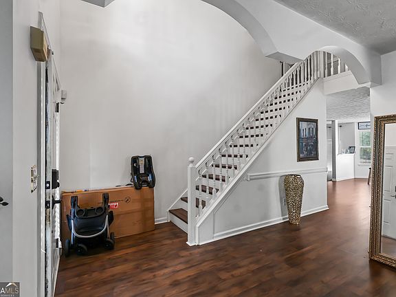 4th image of 795 Compton Ln