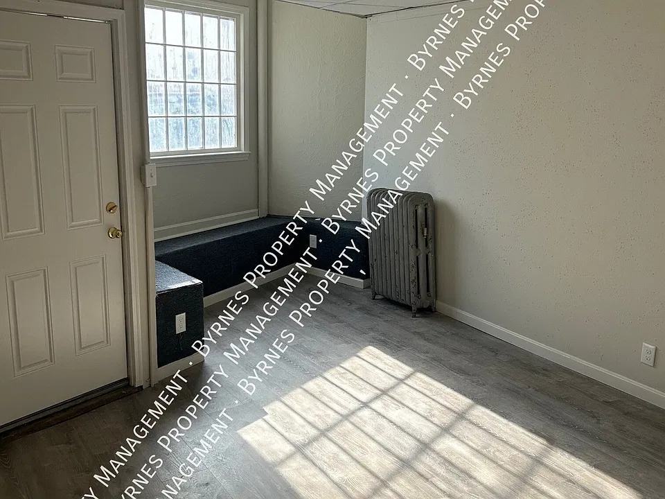 50 Vernon St #1M