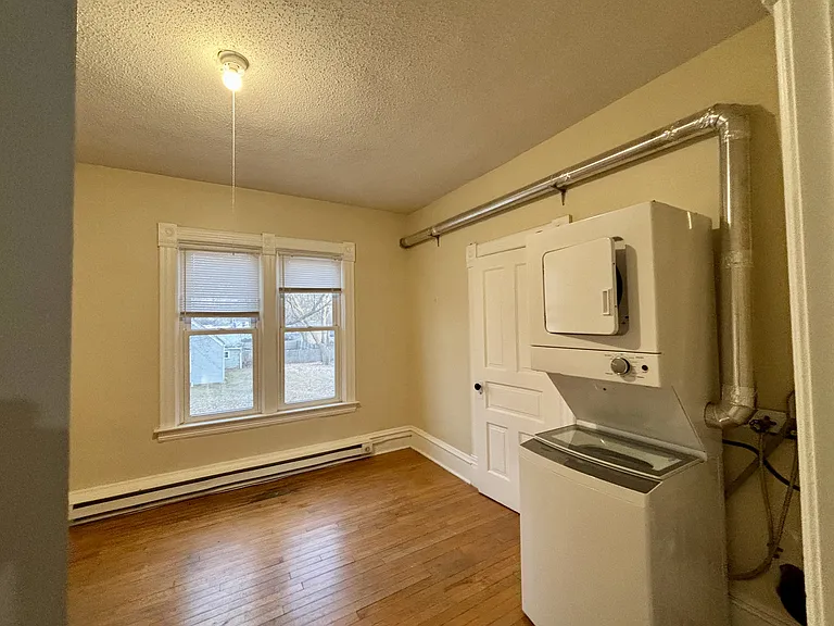 320 Augusta Ave SE #2 — Photo 10