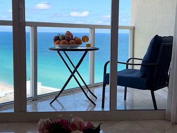 Living Room - private balcony.