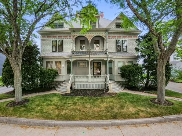 16 Loring Ave #3, Salem, MA 01970