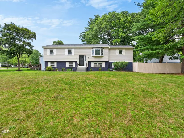 47 Parkwood Drive, Clifton Park, NY 12065