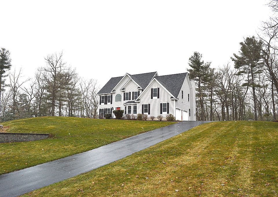 2nd image of 39 Stonepost Rd