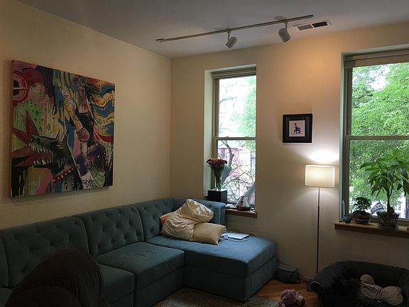 2nd image of 1731 N Hermitage Ave #3