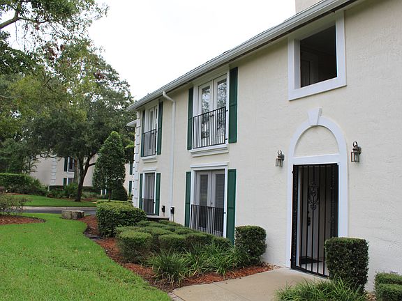 2nd image of 13715 N Richmond Park Dr #208