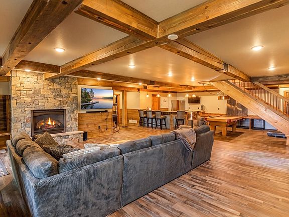 4th image of 17520 Huckleberry Ln