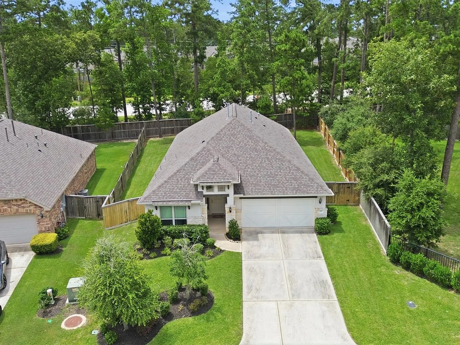 4 bed, 3.0 bath, 2210 sqft, $2,900 — Photo 2