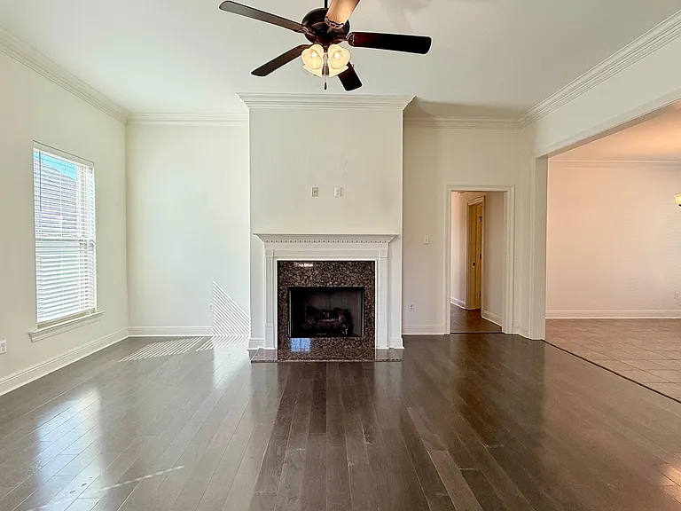 108 Valcour Pl — Photo 2