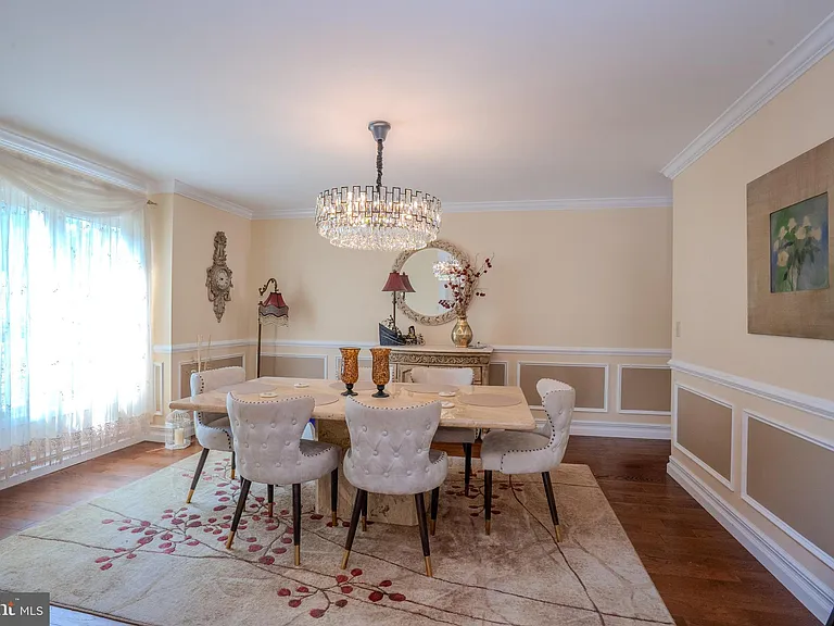 61 Amherst Way — Photo 10