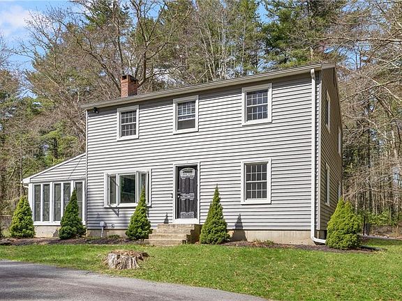 3rd image of 35 Hallville Rd