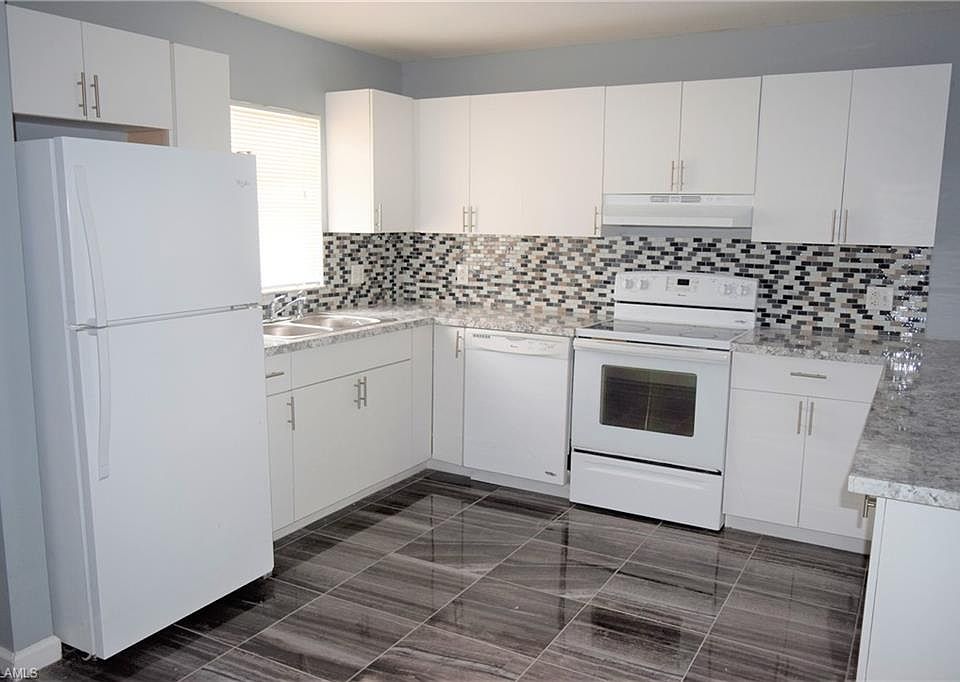 1st image of 2428/2430 Joe Ave S