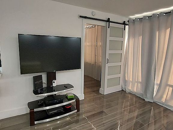 5th image of 231 174th St APT 2011