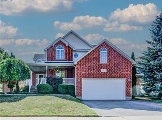 179 Bridgewater Cres, Waterloo, ON N2T 2M3