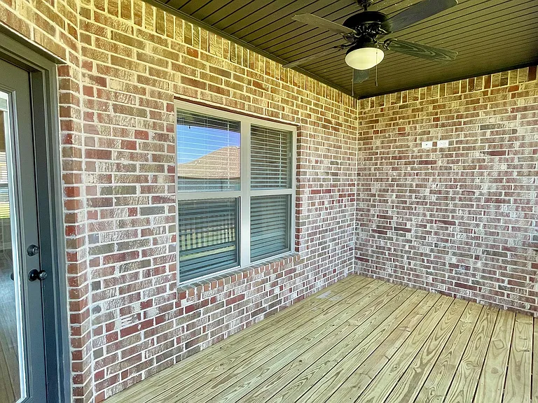 530 Captain Hopkins St — Photo 36