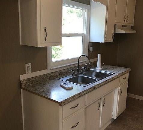 4th image of 3130 W 21st St