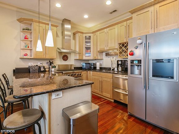 5th image of 2714 N Ashland Ave APT 2