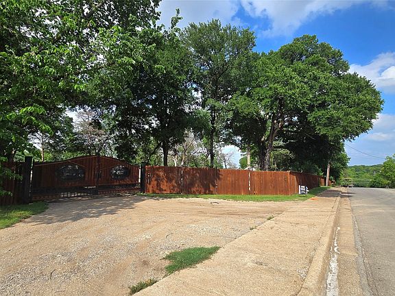2nd image of 2401 Gibbs Williams Rd