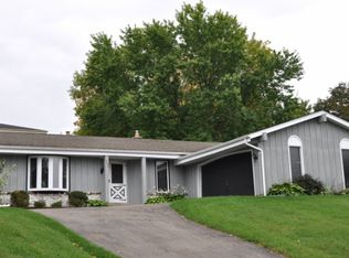 1949 Chapman Dr, Waukesha, WI 53189