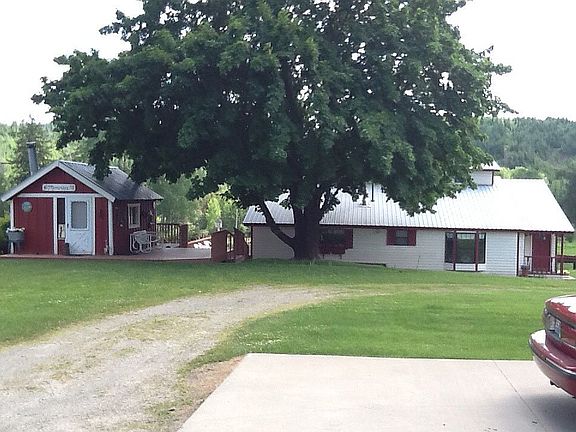 3rd image of 131 Country Ln
