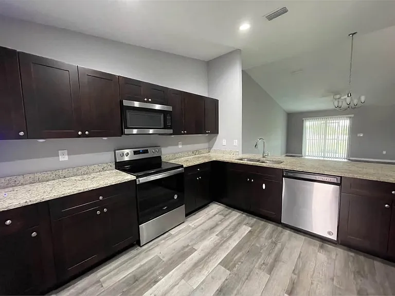 8575 Agate St — Photo 1