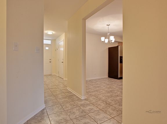 2nd image of 646 Portage Ct