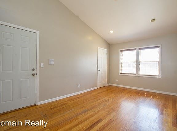 4th image of 7415 N Wolcott Ave APT 2W