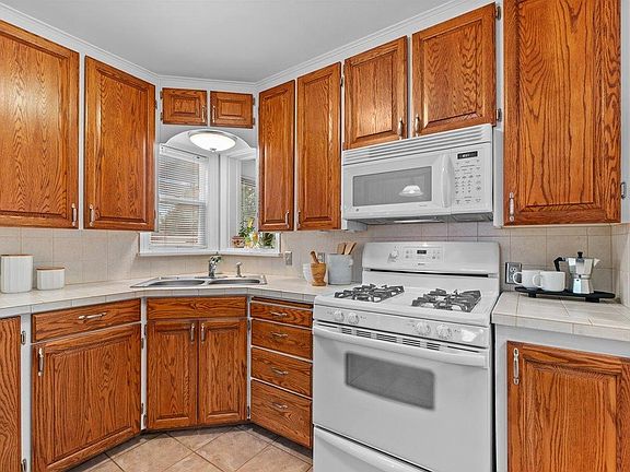 5th image of 4095 Quay St