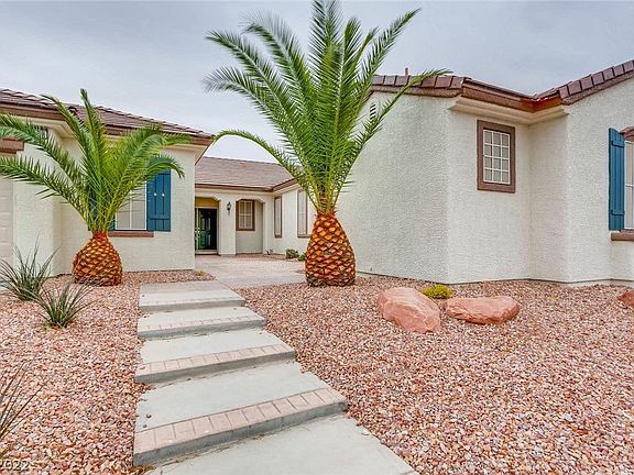 3rd image of 2330 Desert Fox Dr