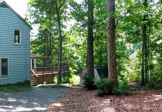 2nd image of 2557 Hickory Knoll Ln