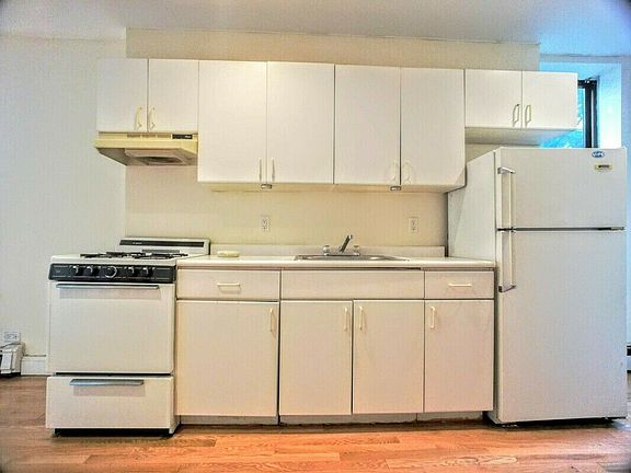 4th image of 251 E 85th St APT 1