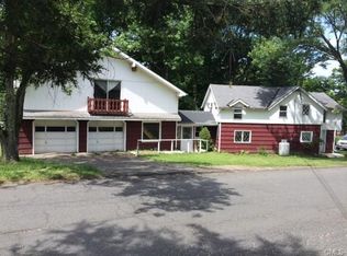 1 Longview Heights Rd, Newtown, CT 06470