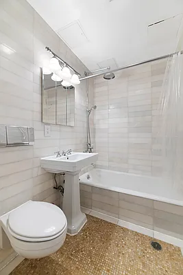Rented by REAL New York | media 8