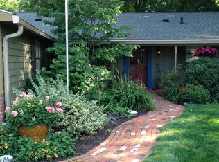 31415 Tuttle Dr, Bay Village, OH 44140