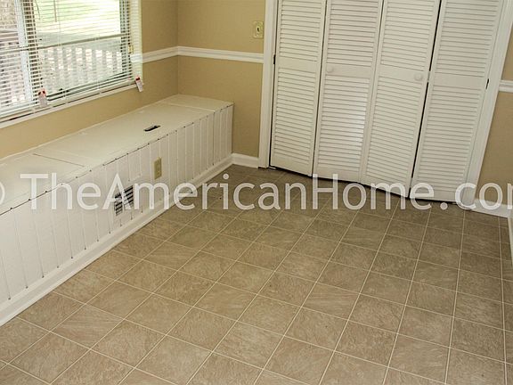 4th image of 3396 Lyndale St