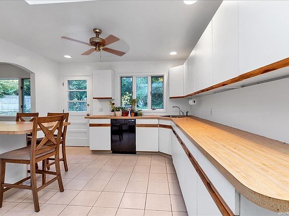 4th image of 4 Orchard Ln