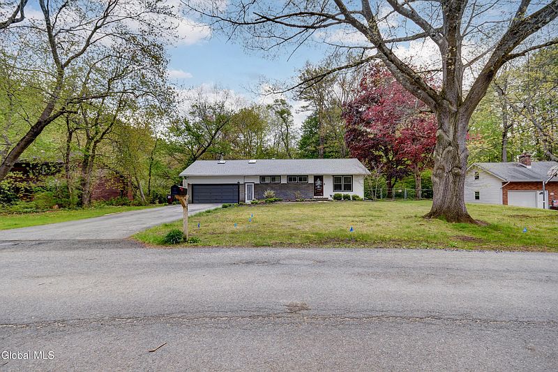 2nd image of 129 Okara Drive