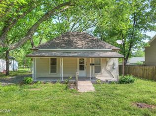 718 Park St, Neosho, MO 64850