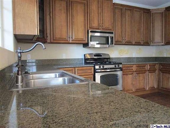 2nd image of 909 S Gramercy Pl #3
