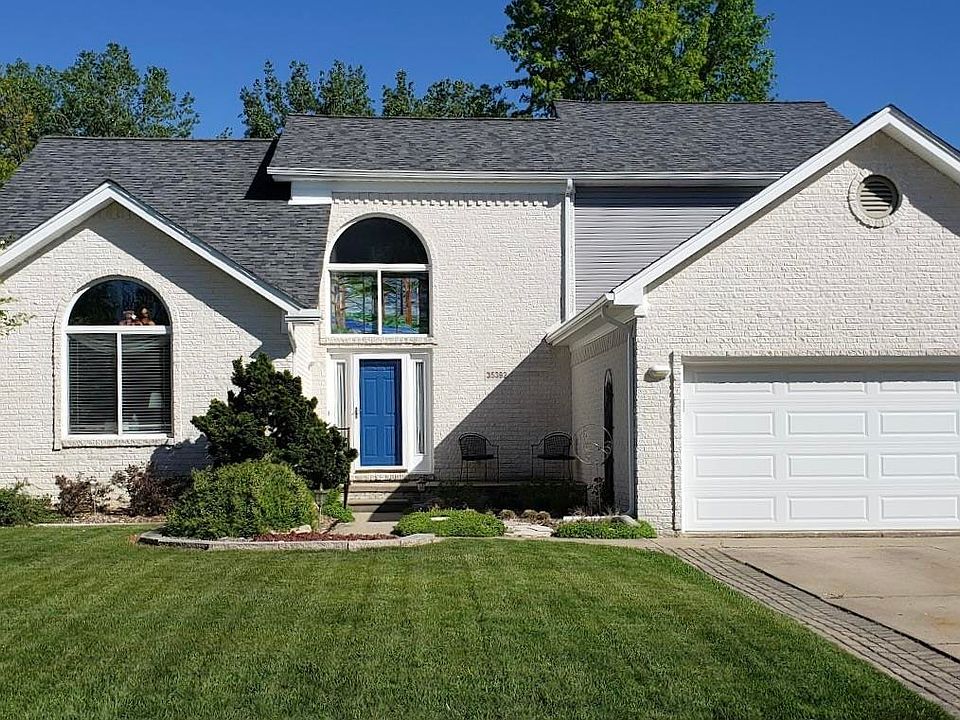 1st image of 35392 Saint Clair Dr