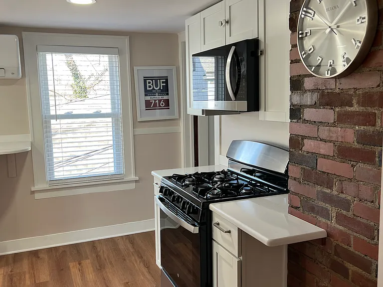 115 Claremont Ave #6 — Photo 3