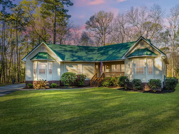 1110 Moultrie Dr, Santee, SC 29142