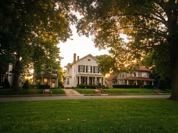 317 N Esplanade St, Leavenworth, KS 66048
